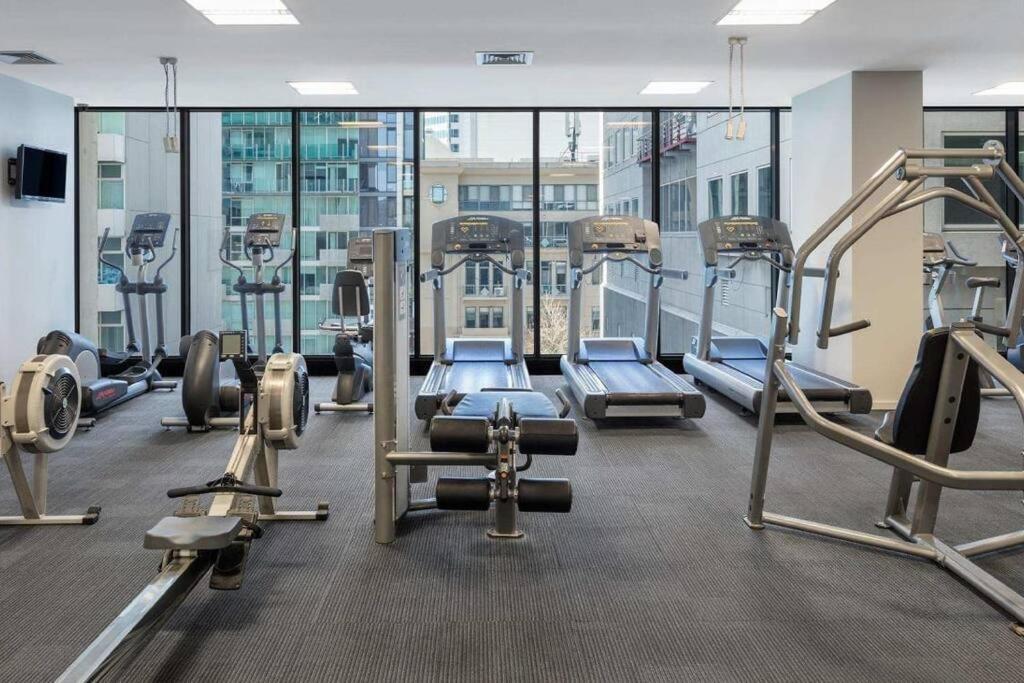 Breathtaking View - 2br In Cbd W Gym *