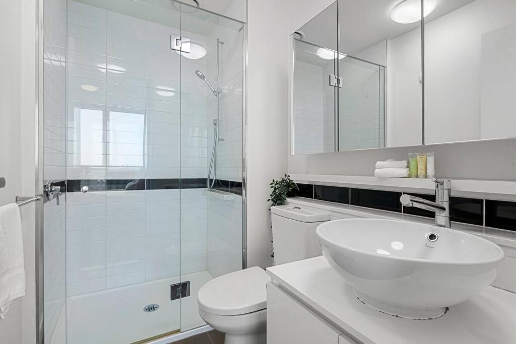 Breathtaking View - 2br In Cbd W Gym Apartment *